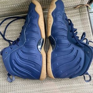 Kids foam posite size 6 y